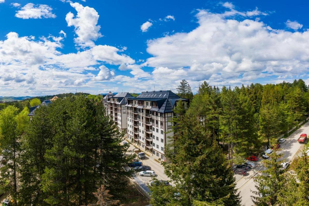 Skyview Titova -