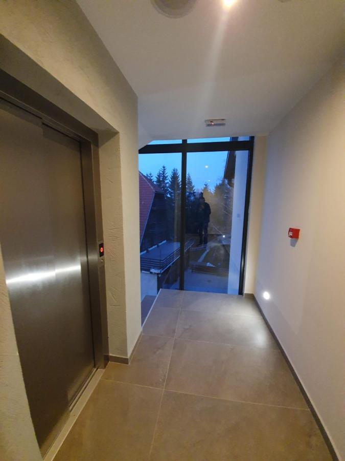 Skyview Titova -