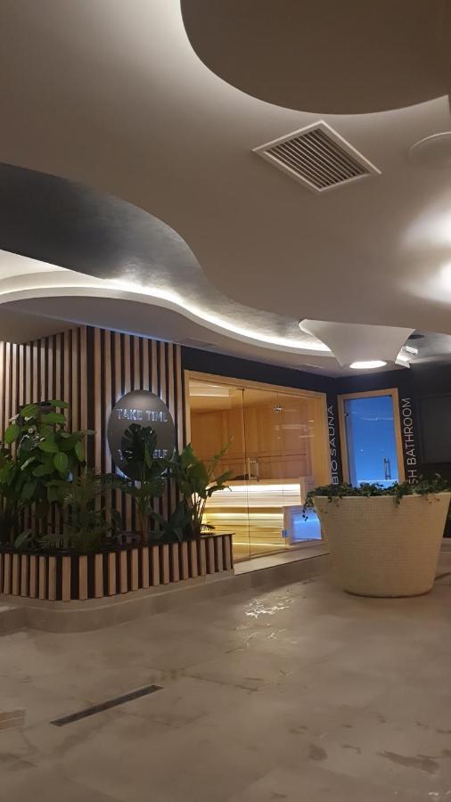 Skyview Titova -